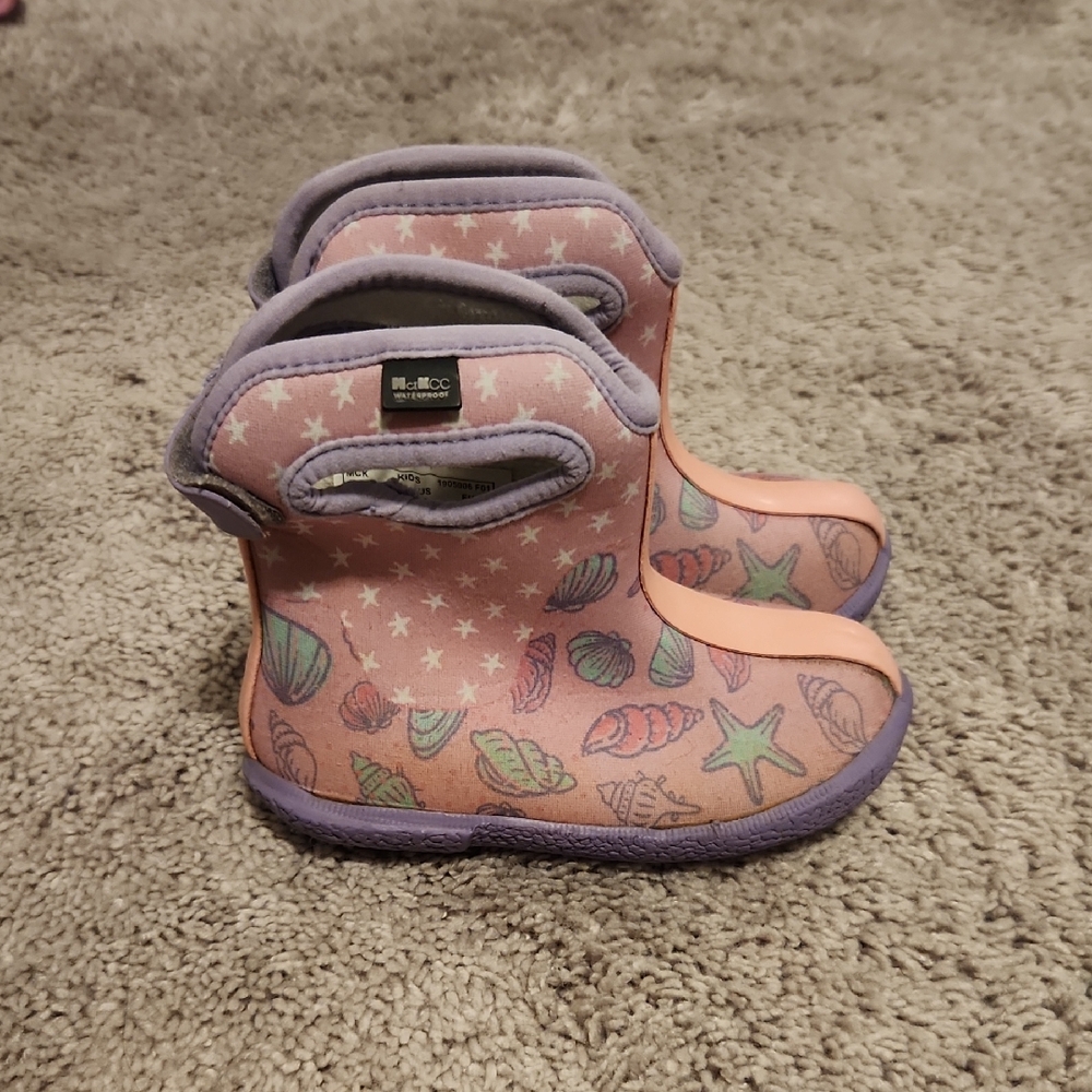 Kids Pink and Purple Shell Print Waterproof Boots